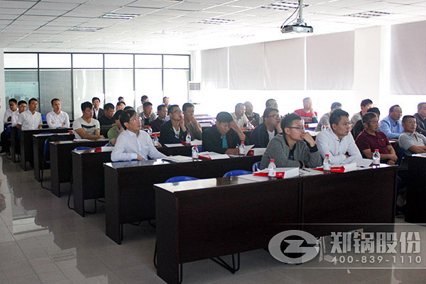 鄭(zheng)鍋(guo)股份擧辦司鑪(lu)工(gong)安全(quan)知(zhi)識(shi)培訓(xùn)(xun) .jpg